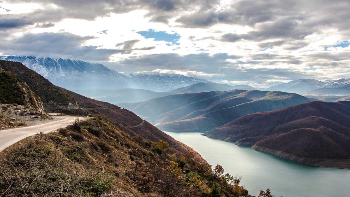 商丘发布7级大风蓝色预警,未来一周全是雨,降温至-3℃