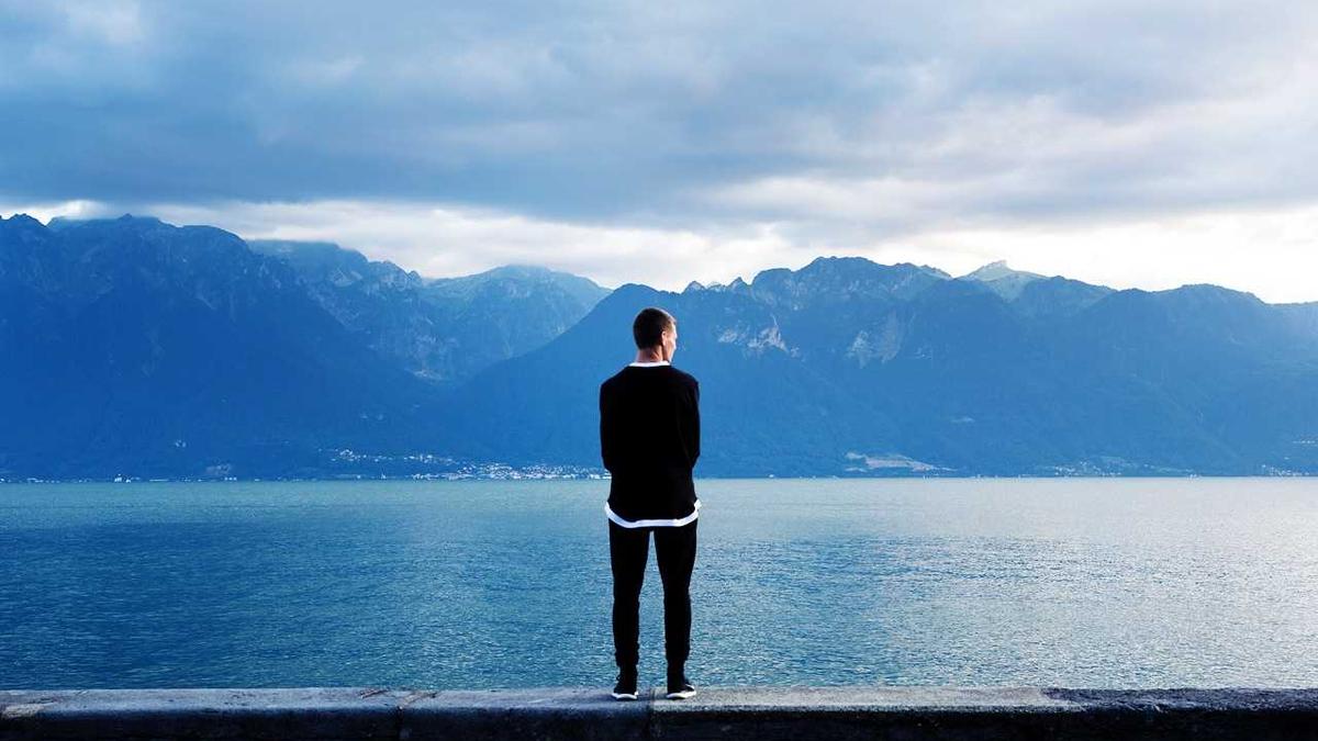 足疗按摩女技师骑老公身上擦边按摩算不算扫黄违法行为(你会介意女技...