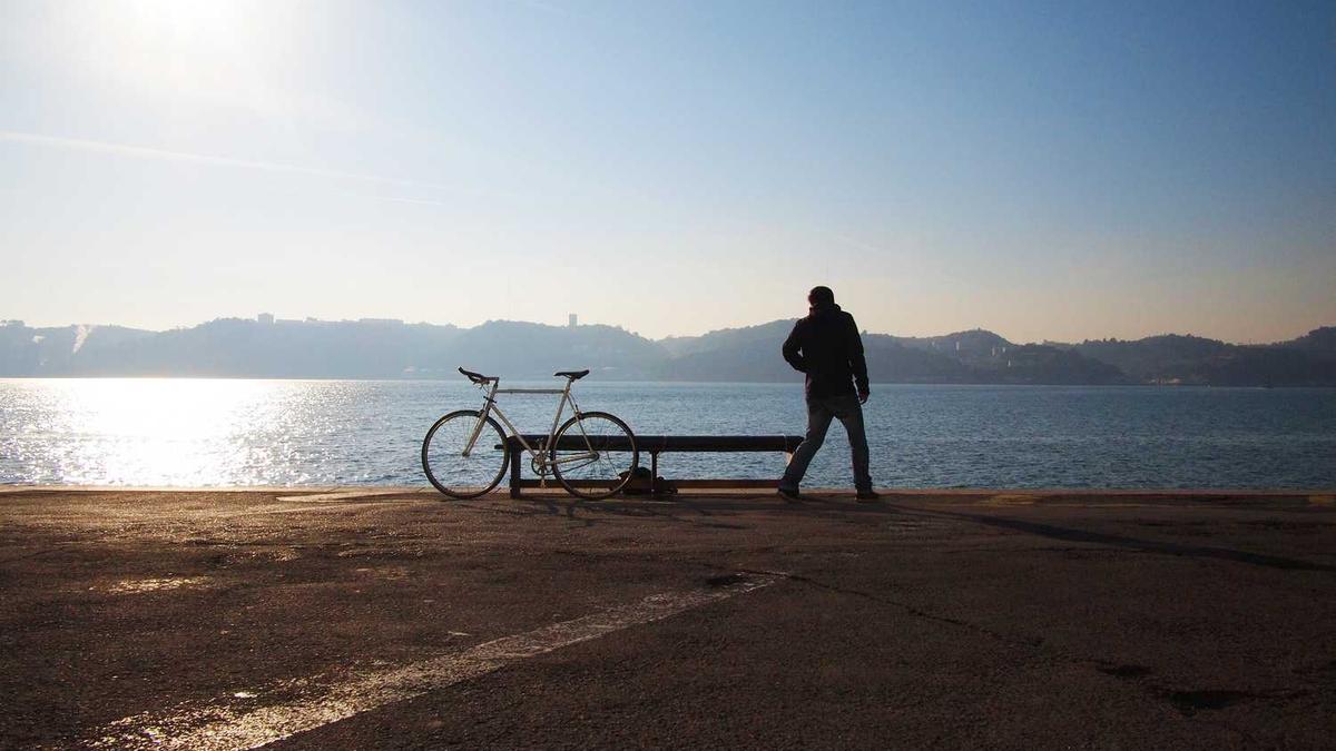 金价发生大跳水,有人提前卖6根金条实现38万元变现,这一情况是真的吗...